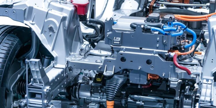 Litio ai minimi da parte di tre : l’automezzo elettrica né corre principalmente