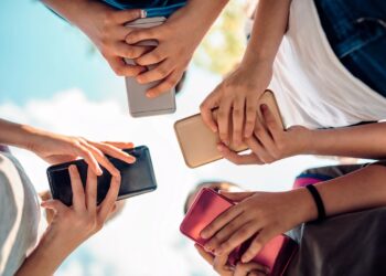 What science actually says about social ’s effects  mental health