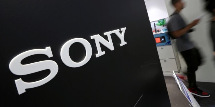 Primato companies Sony, Warner, UMG sue AI music generators Suno, Udio