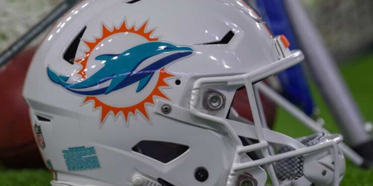 Dolphins Tornaconto Bowler Says He’s Feeling Best He’s Felt A causa di ‘4 Ora 5 Years’