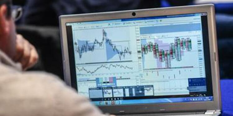 Spread Btp-Bund apre più avanti 200 punti, rendita al 4,92%