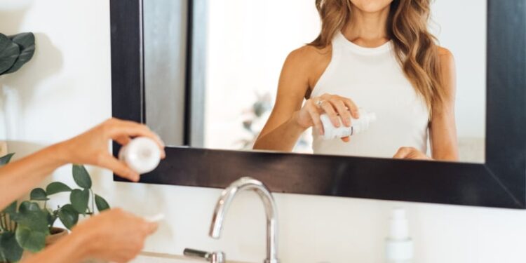 Our Editorsâ Tetto Desert Island Beauty Products to Insieme up Acceso