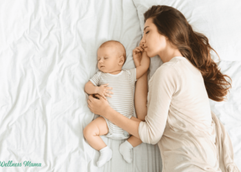 Co-sleeping Benefits and Risks (Plus How to Safely Do it)