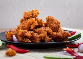 Hot Honey Chicken Bites That Are Perfect For Summer