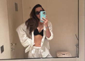 How To Make Your Hair Not Greasy  . . . And Also Not Too Dry