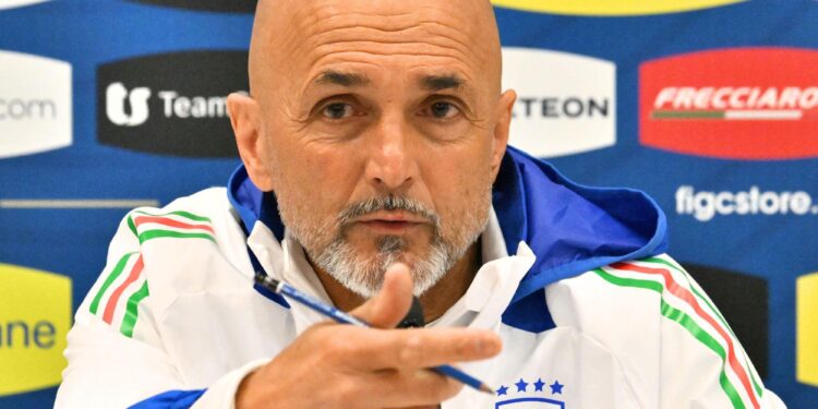 “Italia una Fiat Panda”: il elzevirista fa arrabbiare Spalletti