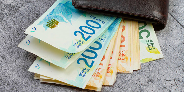 Shekel shrugs  volatility despite ongoing war