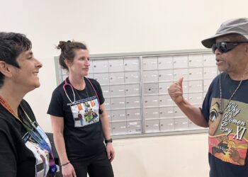 Per mezzo di Baltimore, nurses deliver primary care door-to-door : Shots