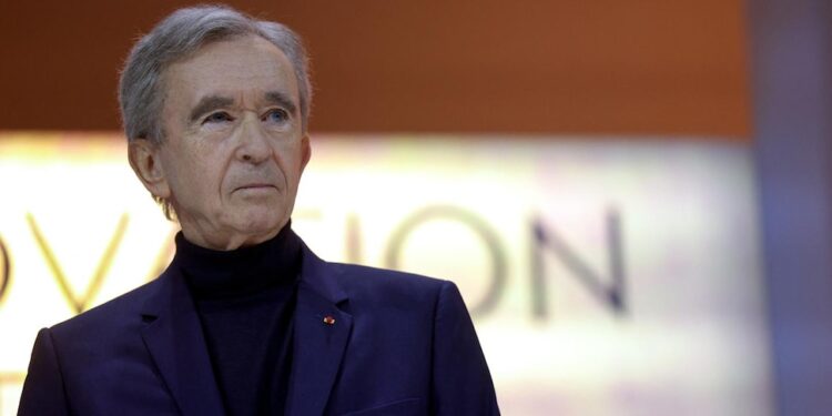 Maxi  attraverso un miliardo alla dinastia a motivo di Bernard Arnault