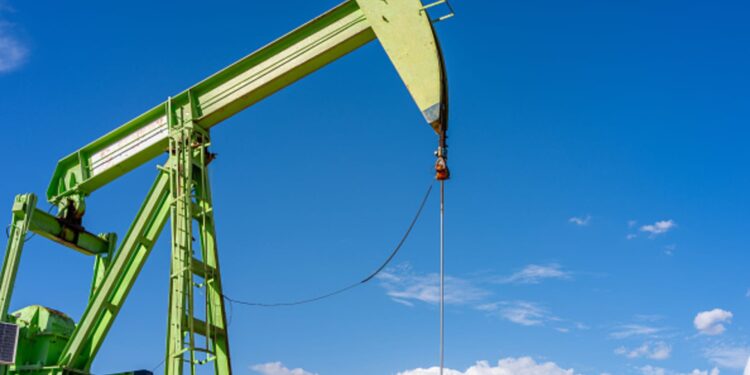 Oil prices drop to lowest levels per more than a month