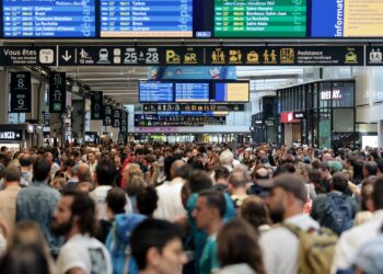 French rail  successo by arson, canceling trains acceso eve of Olympics