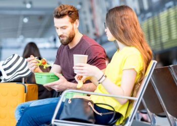 Eat Healthy While Traveling: Tips and Snack Recommendations