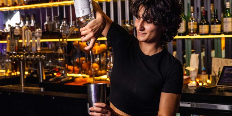 511  & Lounge Opens quanto a Flagler Village