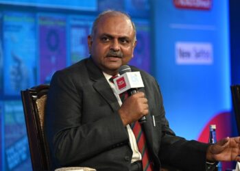 Be prudent: CBDT chief Ravi Agarwalâs advice to income tax department