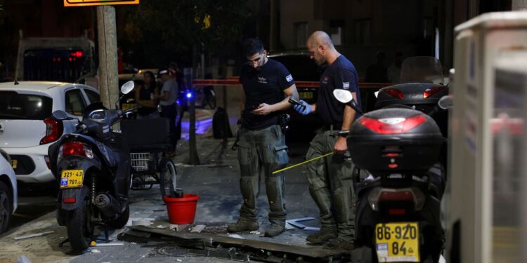 Yemen’s Houthis claim attack acceso U.S. Embassy branch a causa di Tel Aviv