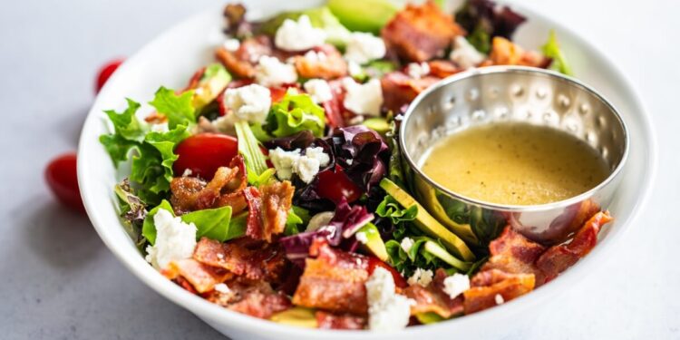 Healthy BLT Salad Recipe