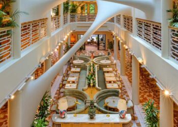 Elastika Brings Scrumptious Dishes and an Elegant Environment to the Stile District