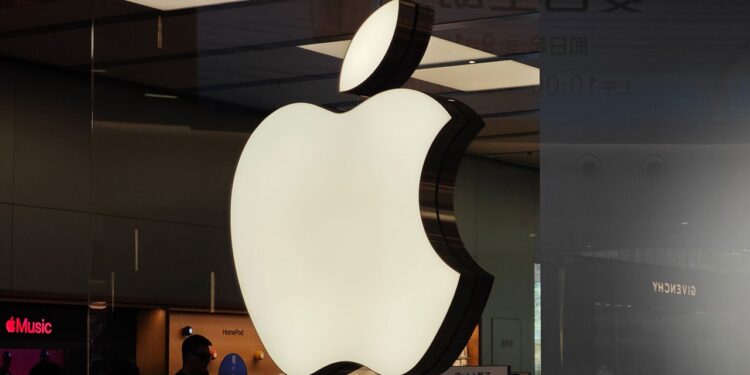 The Time Is Right for a Folding iPhone