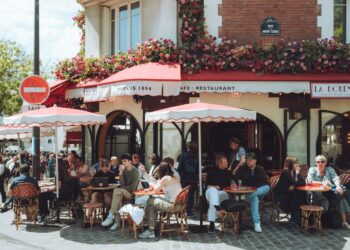 Tipping a causa di Paris: When and How Much to Tip