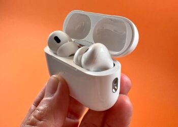 Best Earbuds for Phone Calls for 2024