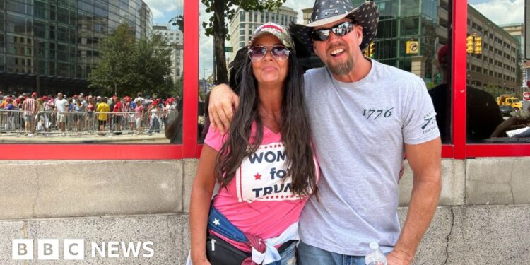 Thousands gather for Trump rally quanto a Michigan, undeterred by last week’s shooting