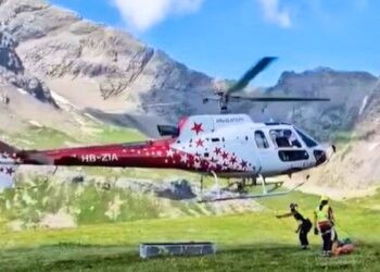 Air-Glaciers rettet zwei Kletterer a causa di spektakulärer Aktion