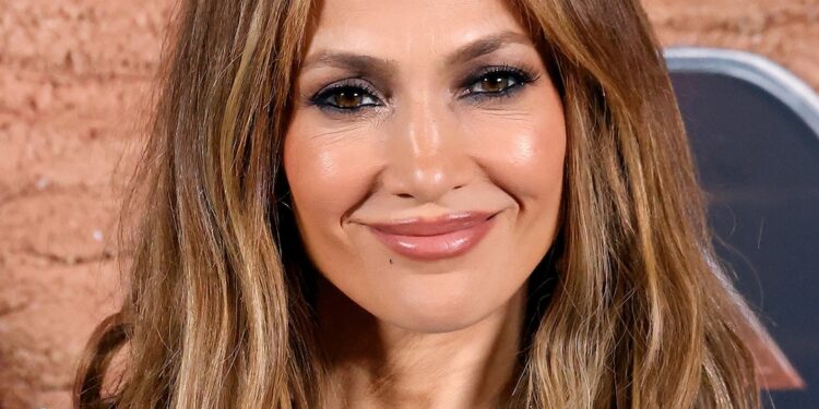 Jennifer Lopez Gives  Into Bond With Ben Affleck’s Daughter Violet