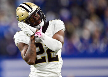 Saints agree to extension with All- WR